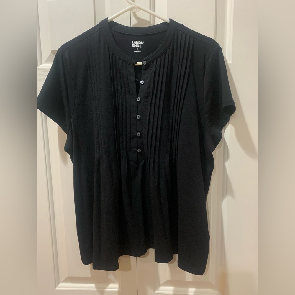 Lands’ End black short sleeve jersey size Large